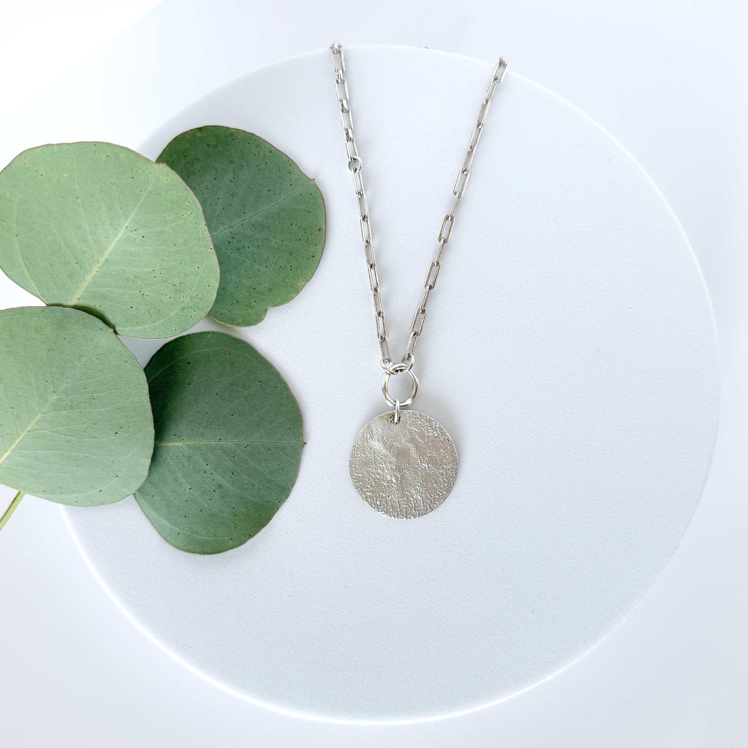 Reticulated Silver Necklace v-02