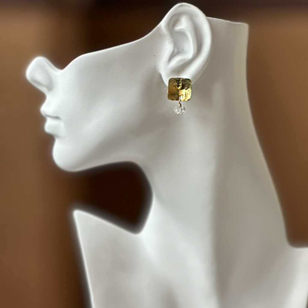 Herkamer Diamond Drops on Golden Hammered Squares